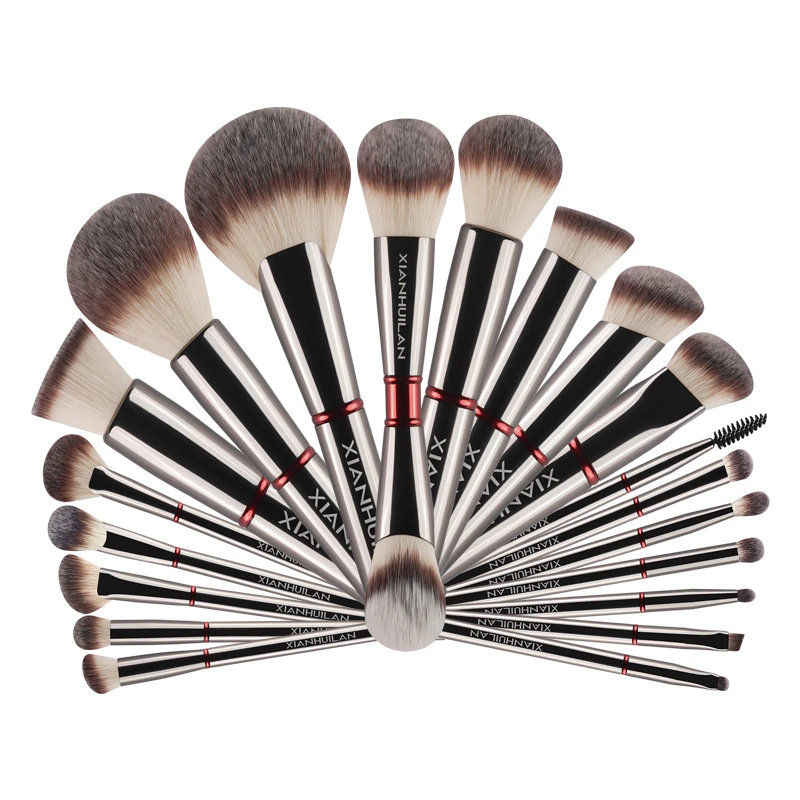 Fan arrangement of the 21-piece metallic brush collection