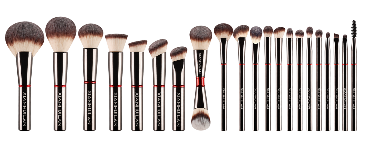 Transparent design derivative of the 21-piece metallic brush set; original product photographs are shown in the details