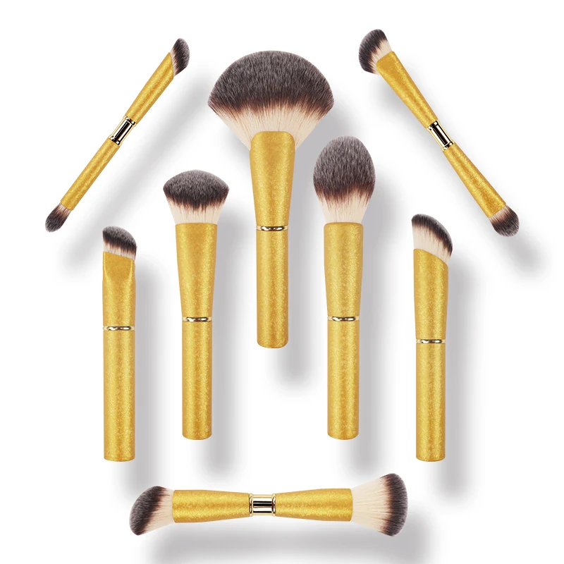 Overview of the 8-piece golden makeup brush set